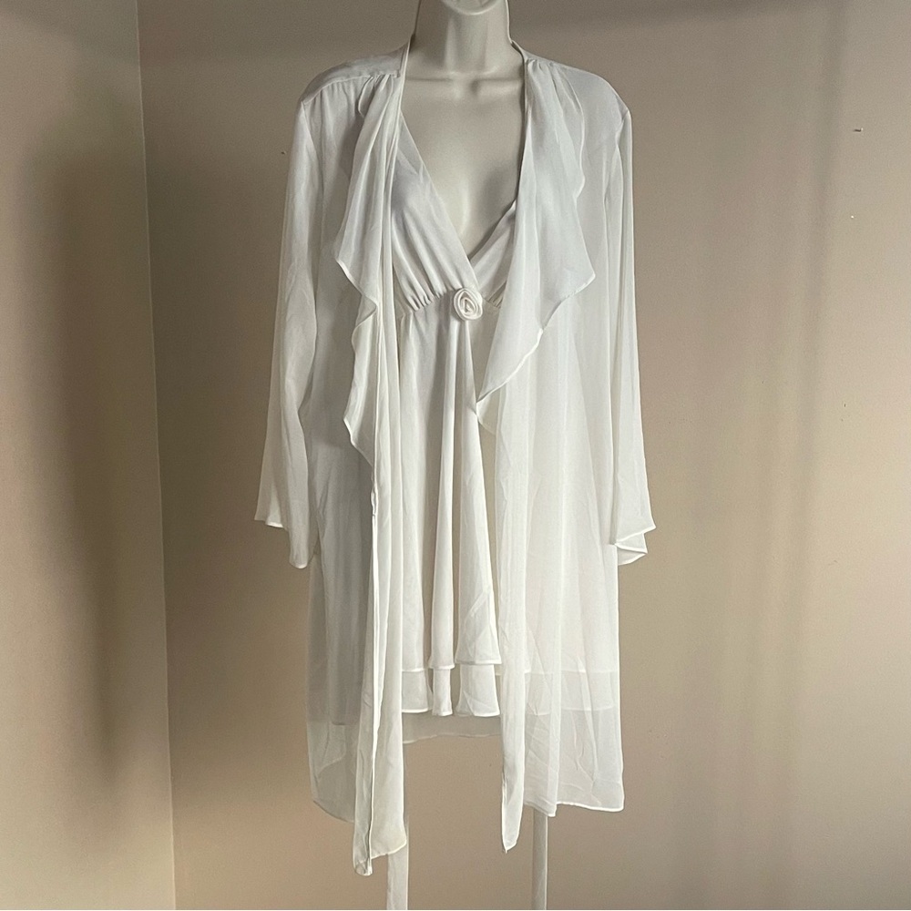 Oscar de la Renta Pink Label  Ivory Robe and Chemise Set - Picture 2 of 12